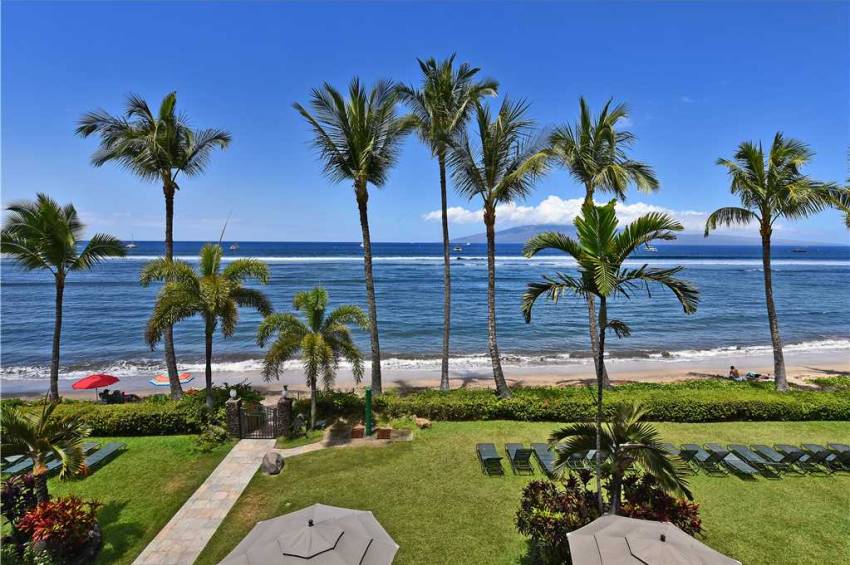 MauiHoliday.com: Lahaina Shores Resort, Maui