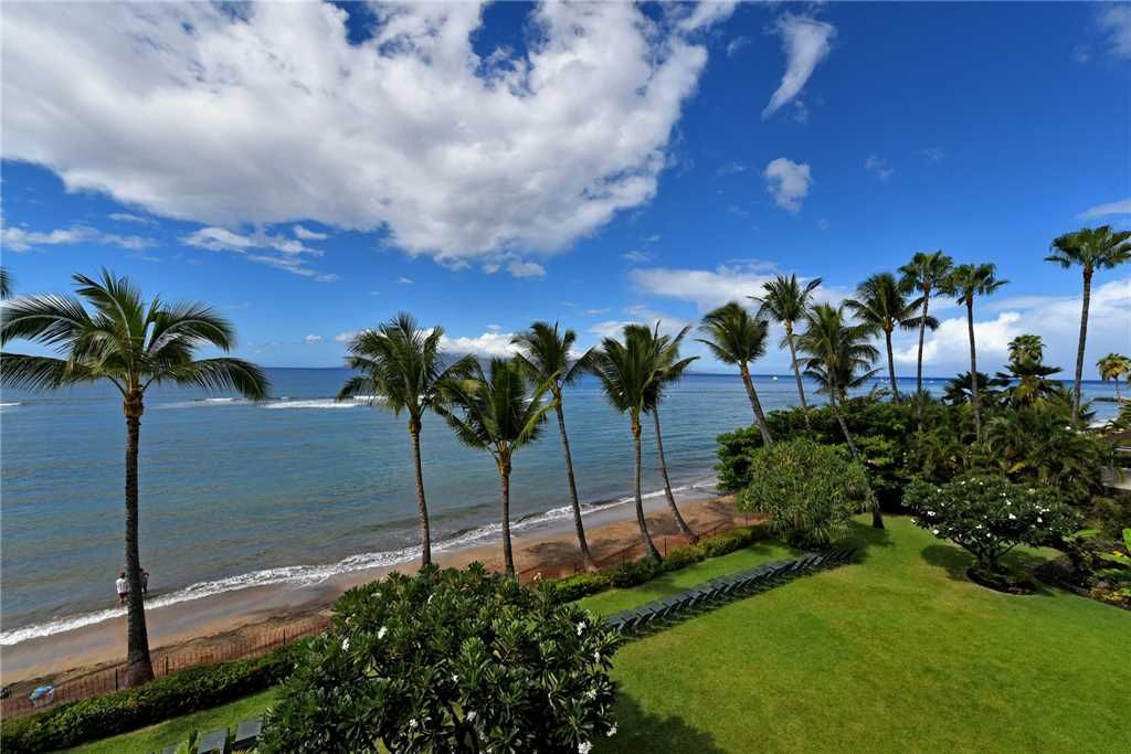 MauiHoliday.com: Lahaina Shores Resort, Maui